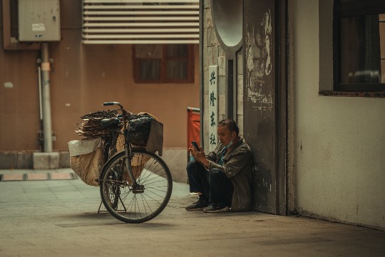 德令哈哪里有沙漠，探寻城市背后的无尽沙海与独特风景